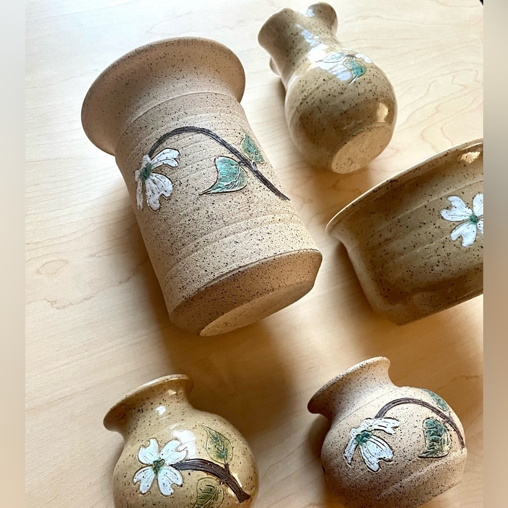 Dogwood pottery decor - Picture 2 of 12